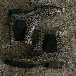 Seven 7 rain boots. Like new